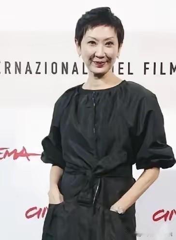 女人们要记住
假如你爱的男人不爱你了
还去劈腿其他女人
记住了
马上离开
绝不回