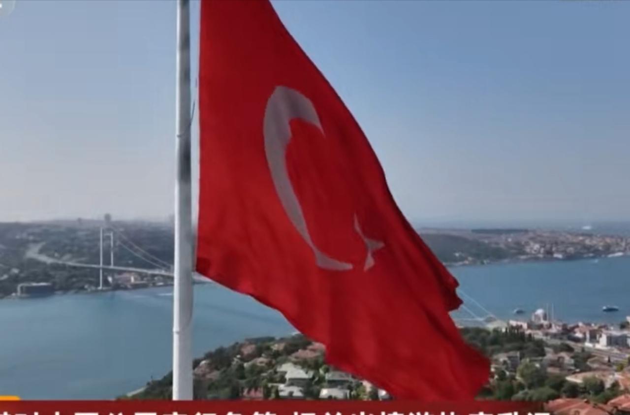 伊斯坦布尔的绝美风光尽收眼底！横跨博斯普鲁斯海峡的欧亚大桥气势恢宏，桥面划分欧亚