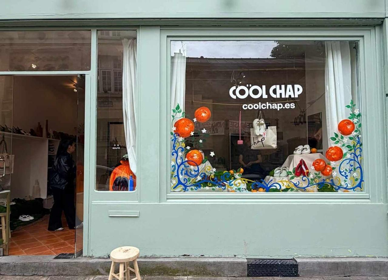 POP UP | 在细碎忙碌中落下一间手工鞋屋
六月的巴黎被绵长的落日晕成暖橘色