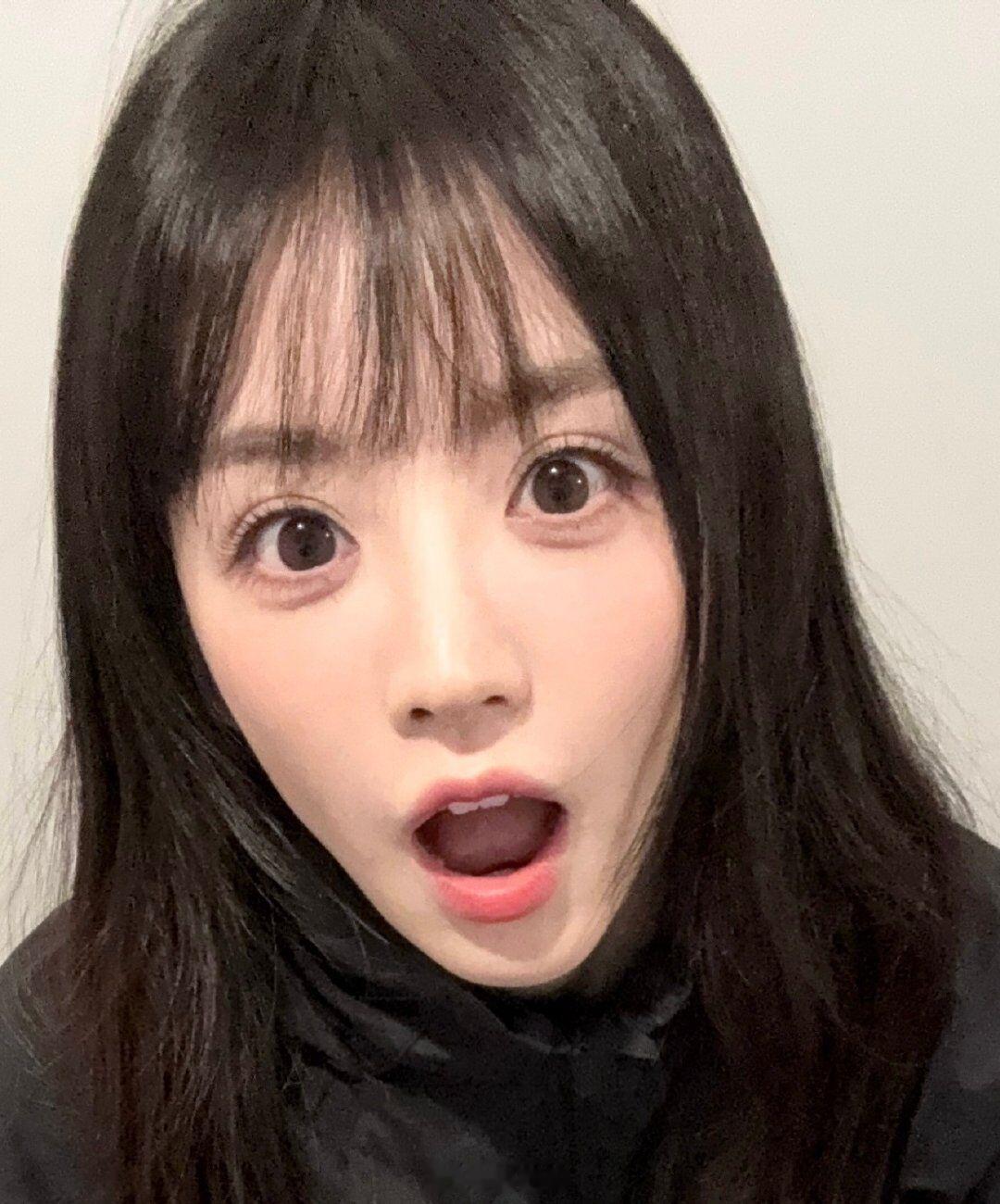 田曦薇张嘴照片 