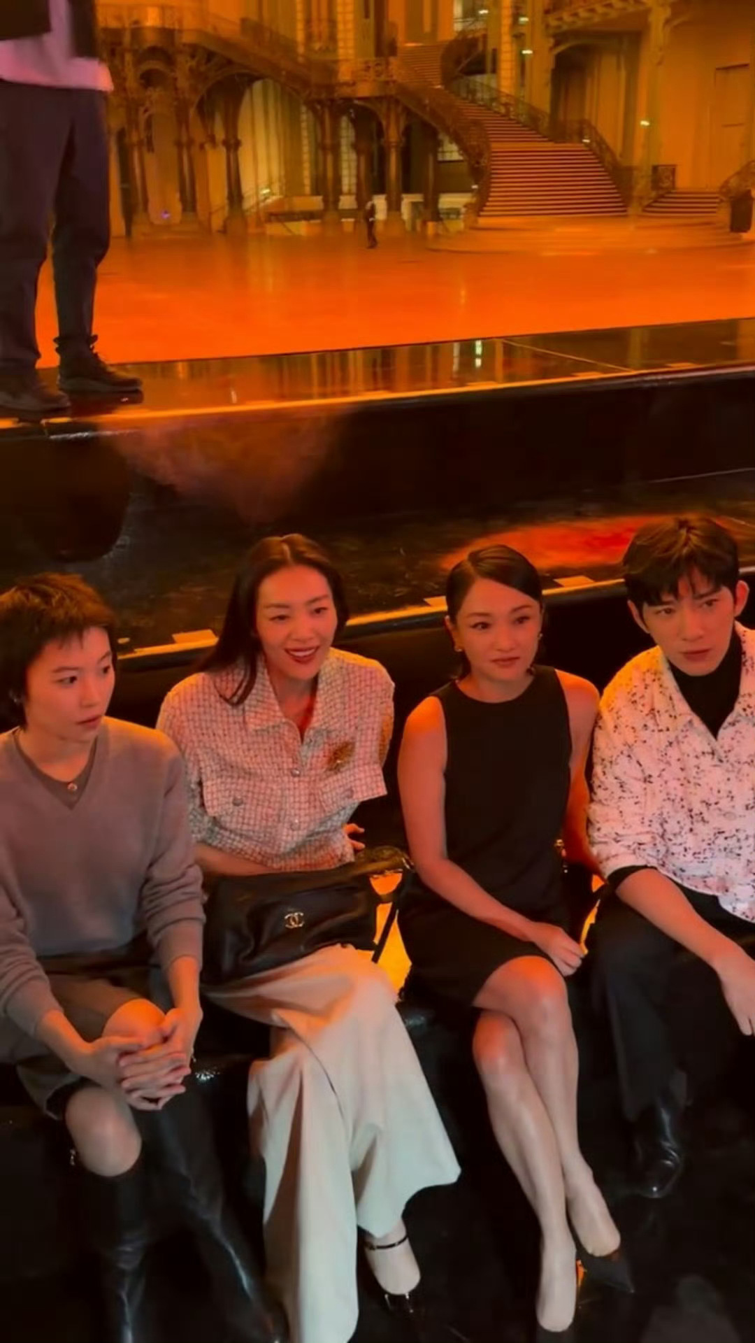 Chanel秀场中国区星光，周迅井柏然刘雯窦靖童同框，井柏然刘雯好般配吧 ​​​