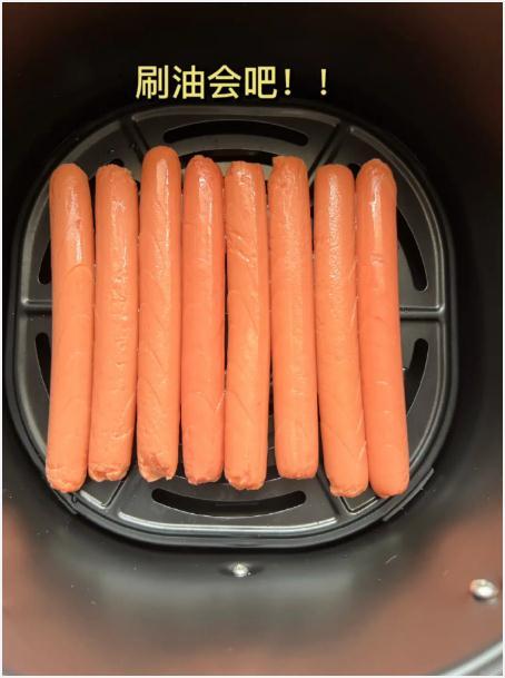 火腿肠我只吃淀粉的！家里有空气炸锅的都快去试试！一口气连吃5根的快乐谁懂！！我的
