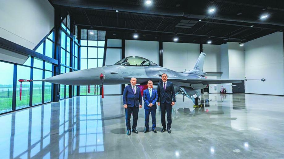 台湾军方发表声明，7月23日，针对台湾地区向美国所购66架F-16 BLK70型