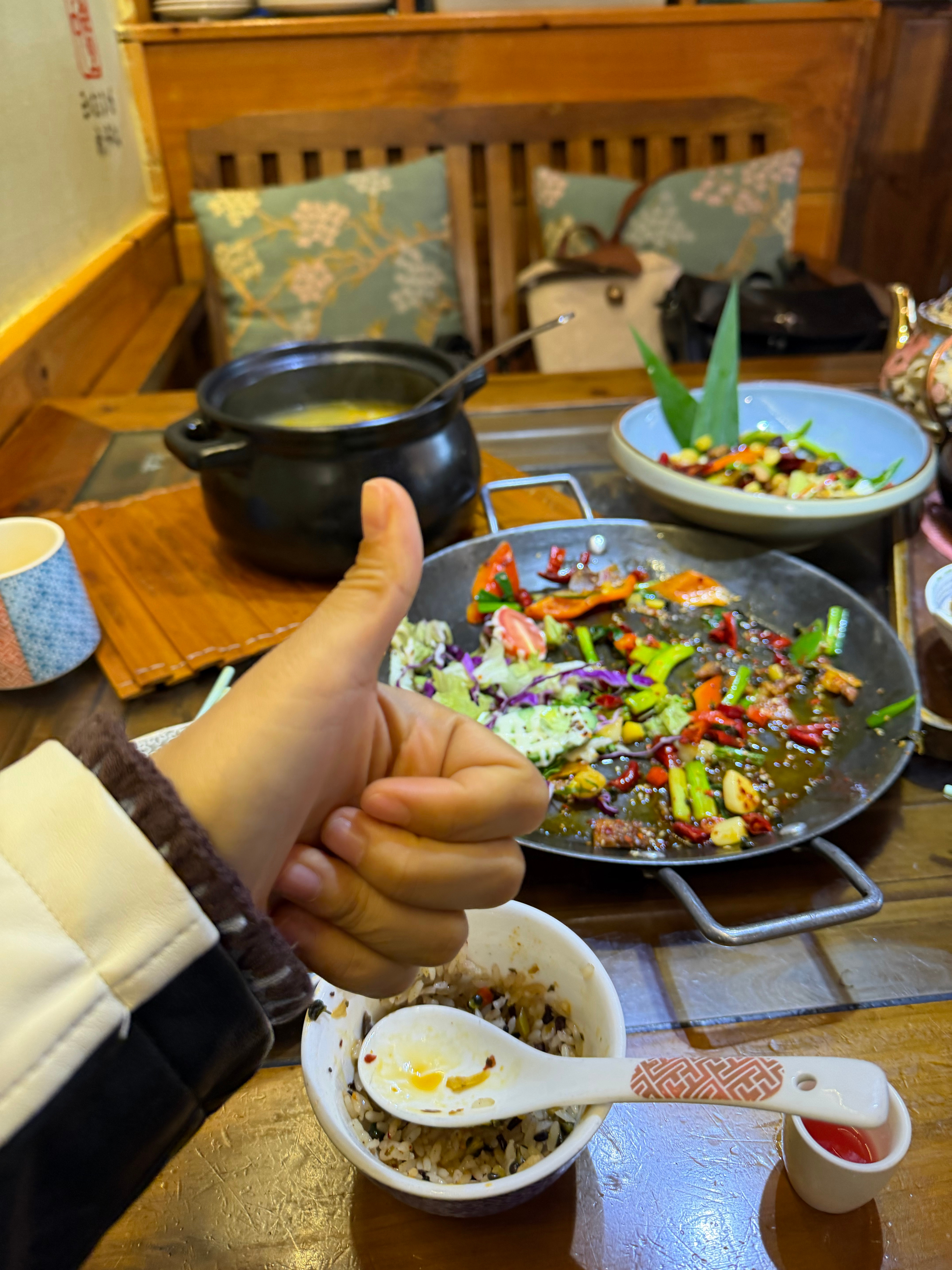 建议想减肥的人去一趟云南 羡慕你们这些饭量少的，我上次去云南三天吃10顿，回来就