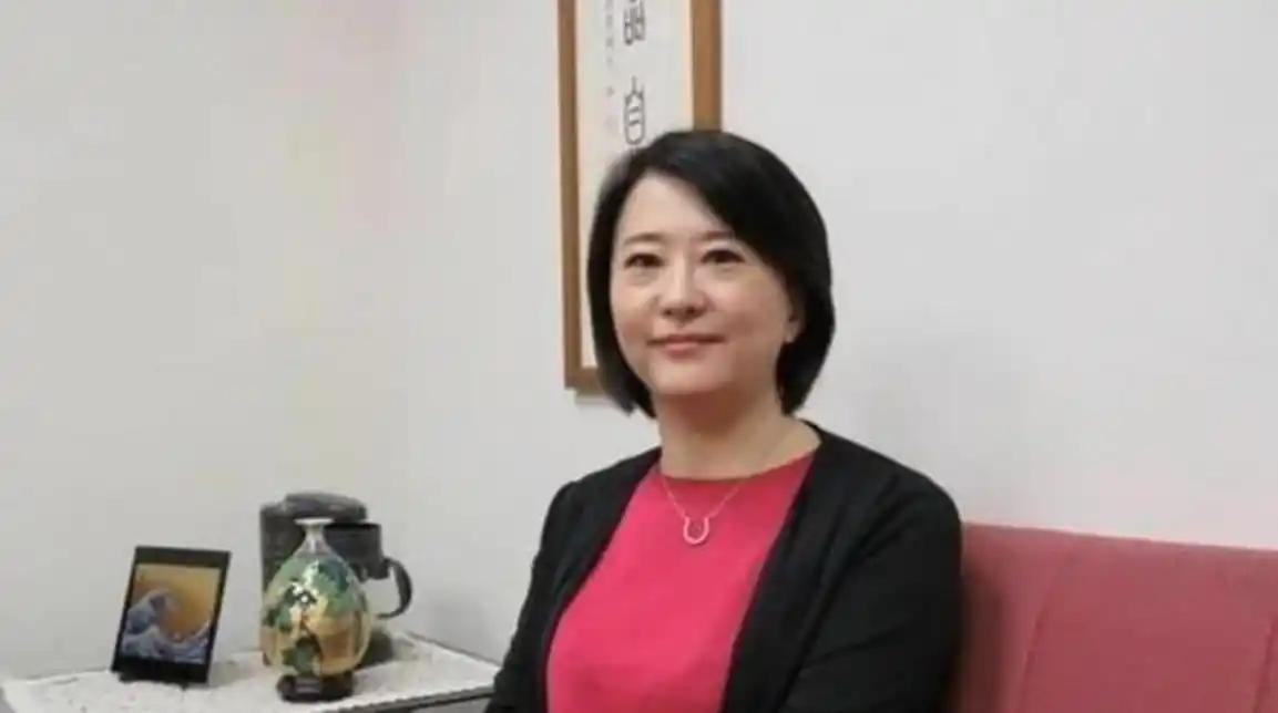 16日，王鸿薇呼吁台警政署安排人员保护沈伯洋，避免其在选举前遭到袭击。
 
麻烦
