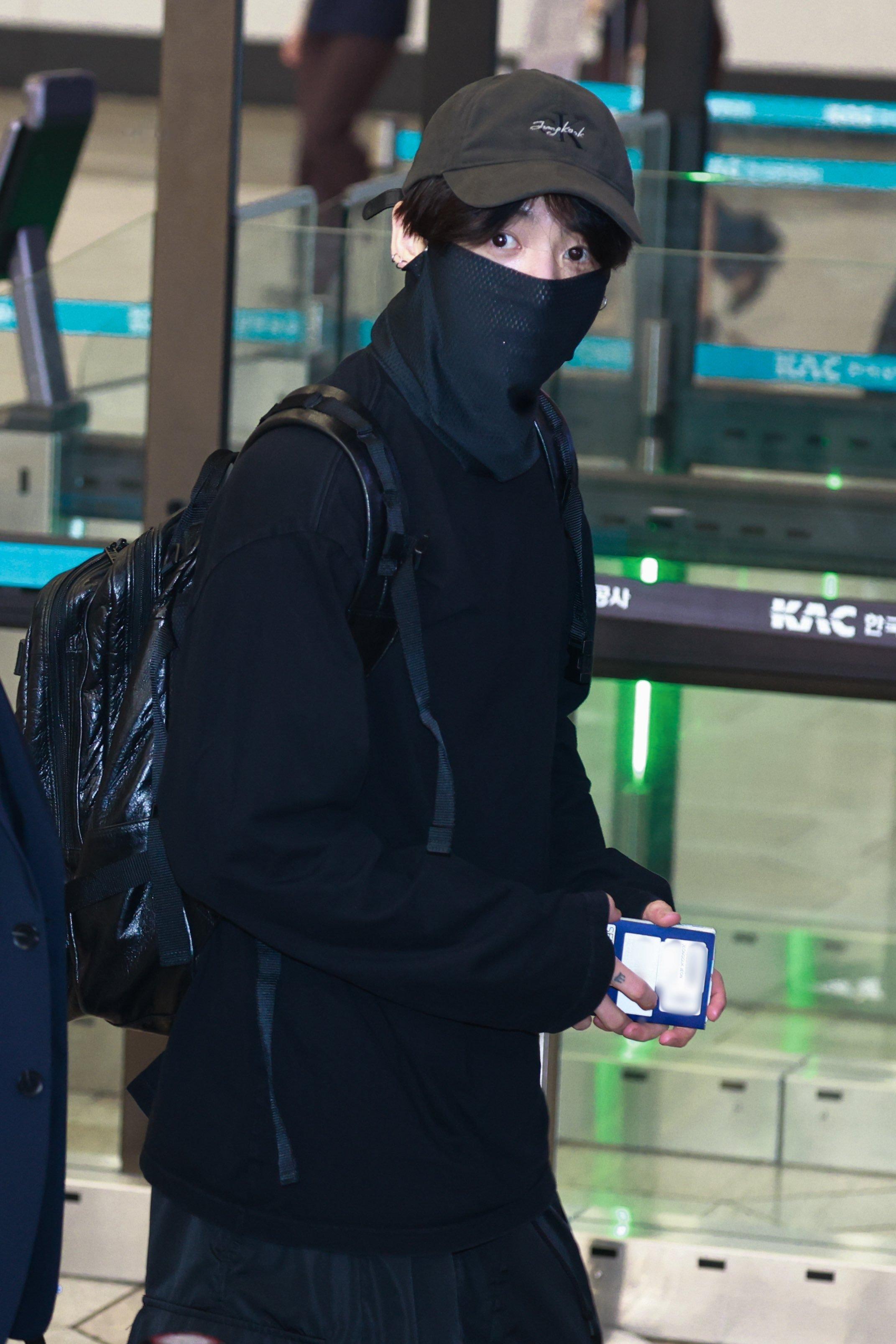 田柾国 260604 金浦出境©️logo