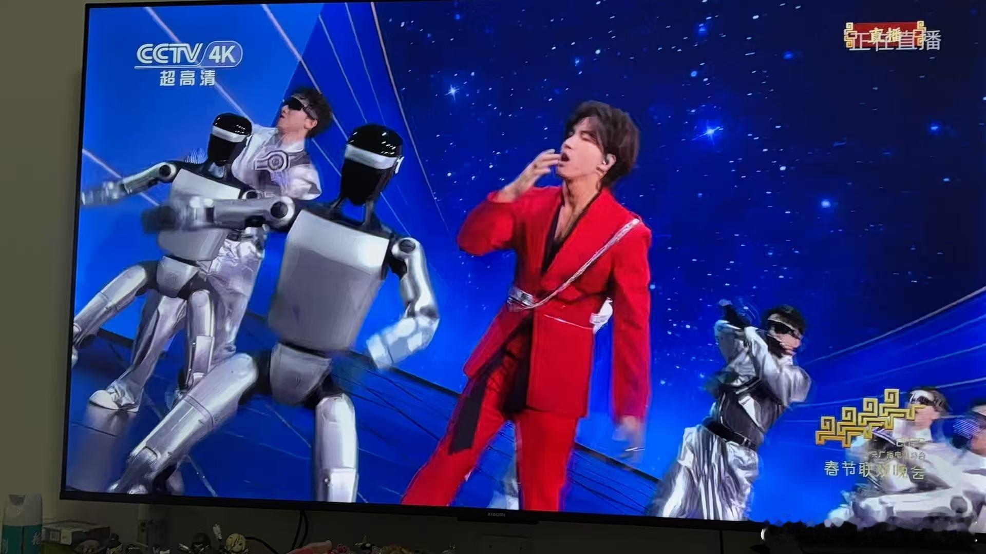 机器人全面入侵春晚春晚 机器人扎堆了追觅全场景生态亮相春晚