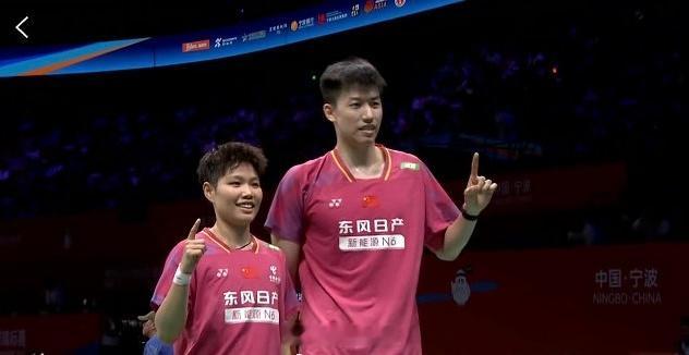 凤凰组合进亚锦赛8强2026羽毛球亚锦赛混双头号种子冯彦哲/黄东萍（凤凰组合）以