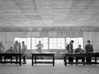 1953年7月27日，历时两年零十七天、158次拉锯谈判的《朝鲜停战协定》，在板