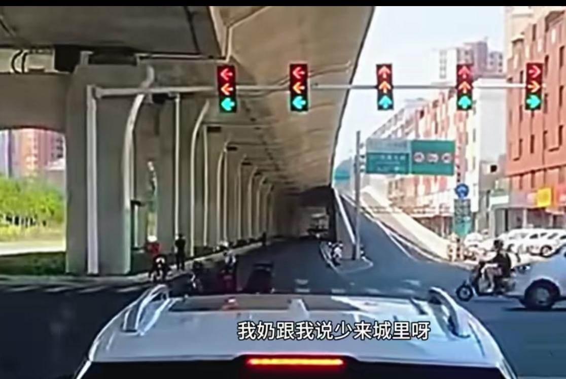 遥遥领先，实在看不明白的，打110吧，见一个打一个。有困难找警察没错。闲着干嘛。