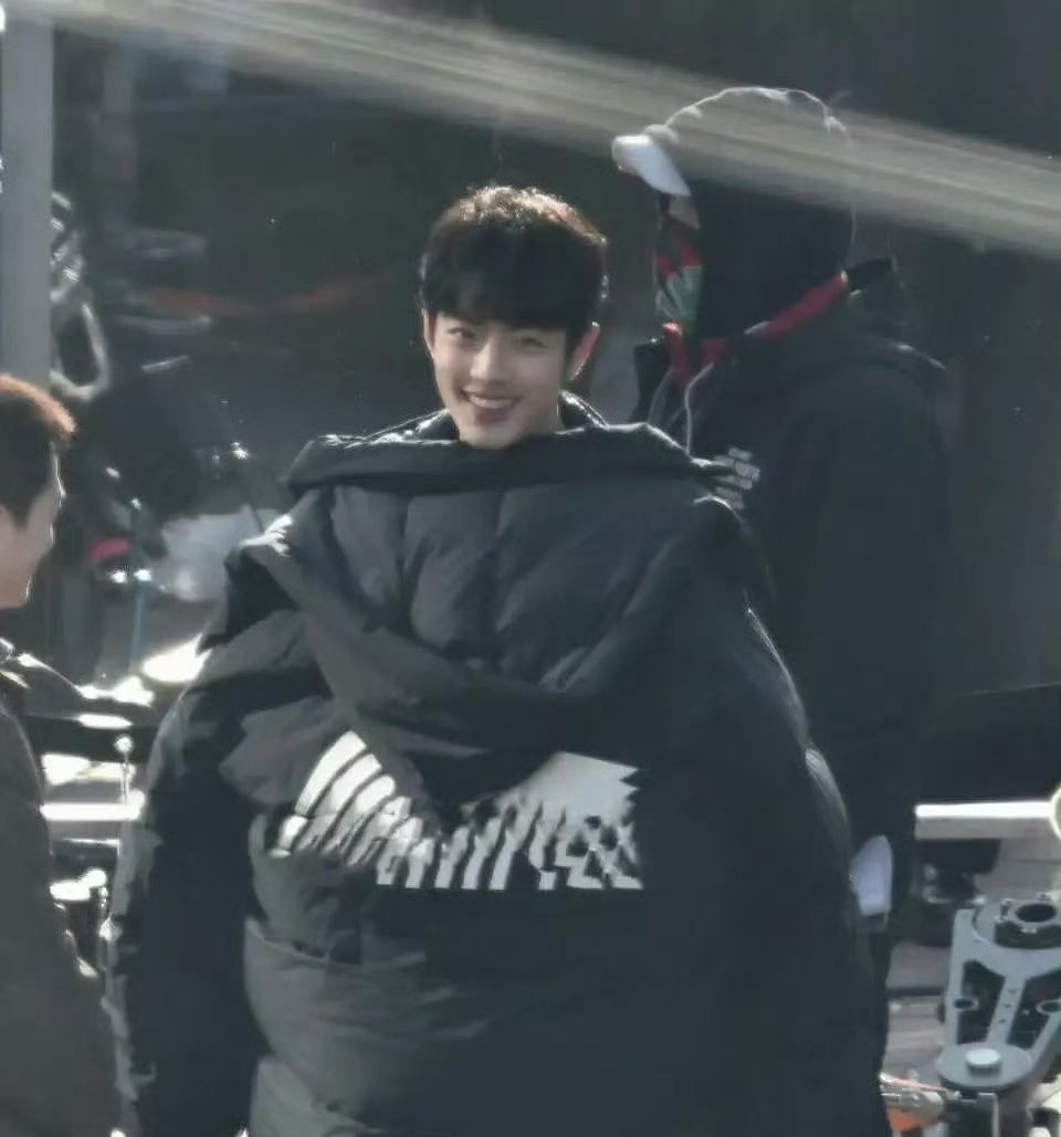 小城良方vs得闲谨制，论演员的可塑性 肖战你就该是演员