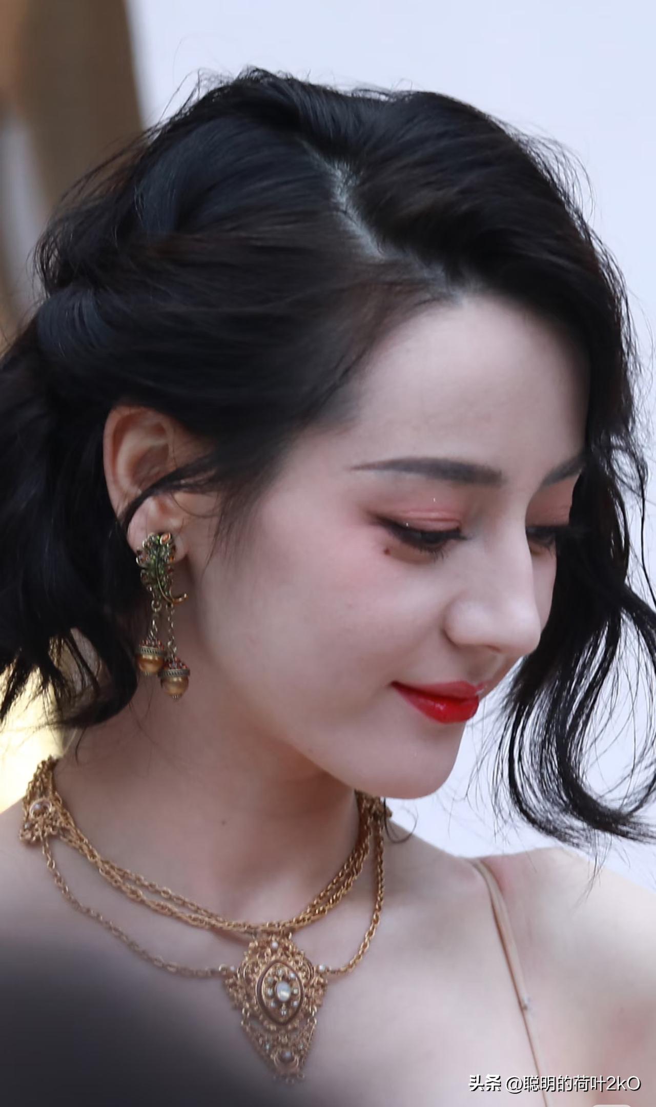 迪丽热巴这也太美了