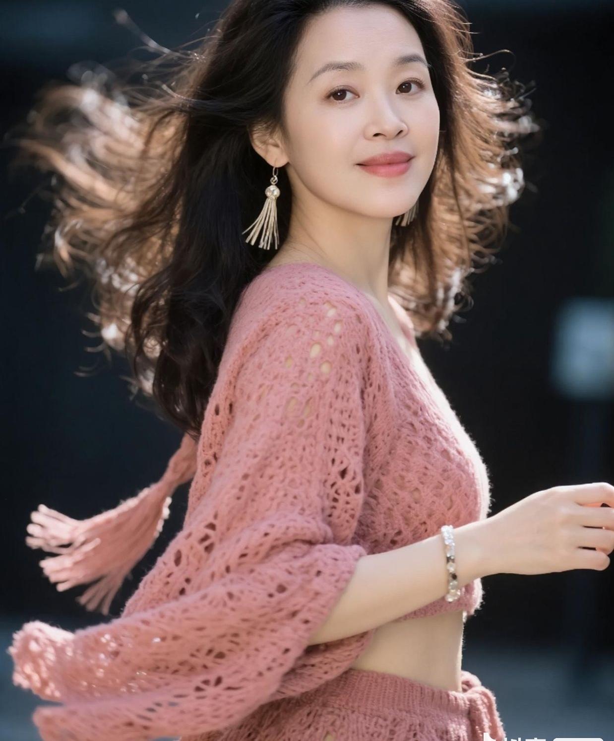 我是谁？
我是一个完整的人。
我有光明，也有忧郁；
我有坚强，也有脆弱与难过；