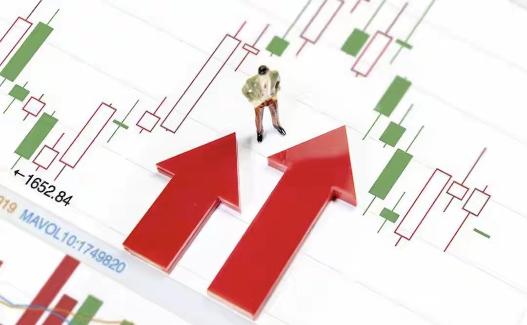 三大指数全部红盘
震荡调整行情
震荡幅度比较窄
围绕4040点反复整理
多空双方