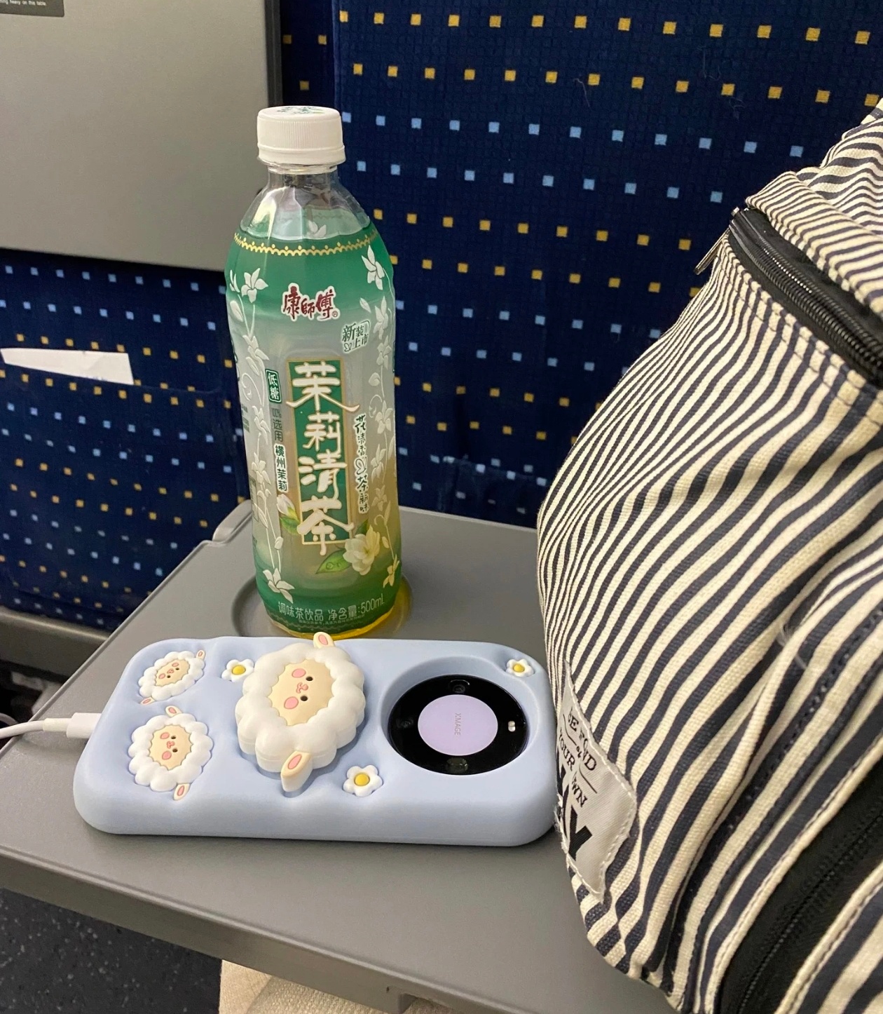 本身就是小胖子的mate60戴上这个手机壳更有喜感了 ​​​