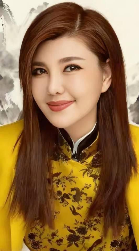 乌兰图雅，蒙古族青年歌唱演员，出身科尔沁草原。嗓音嘹亮大气，深耕草原新民歌，代表