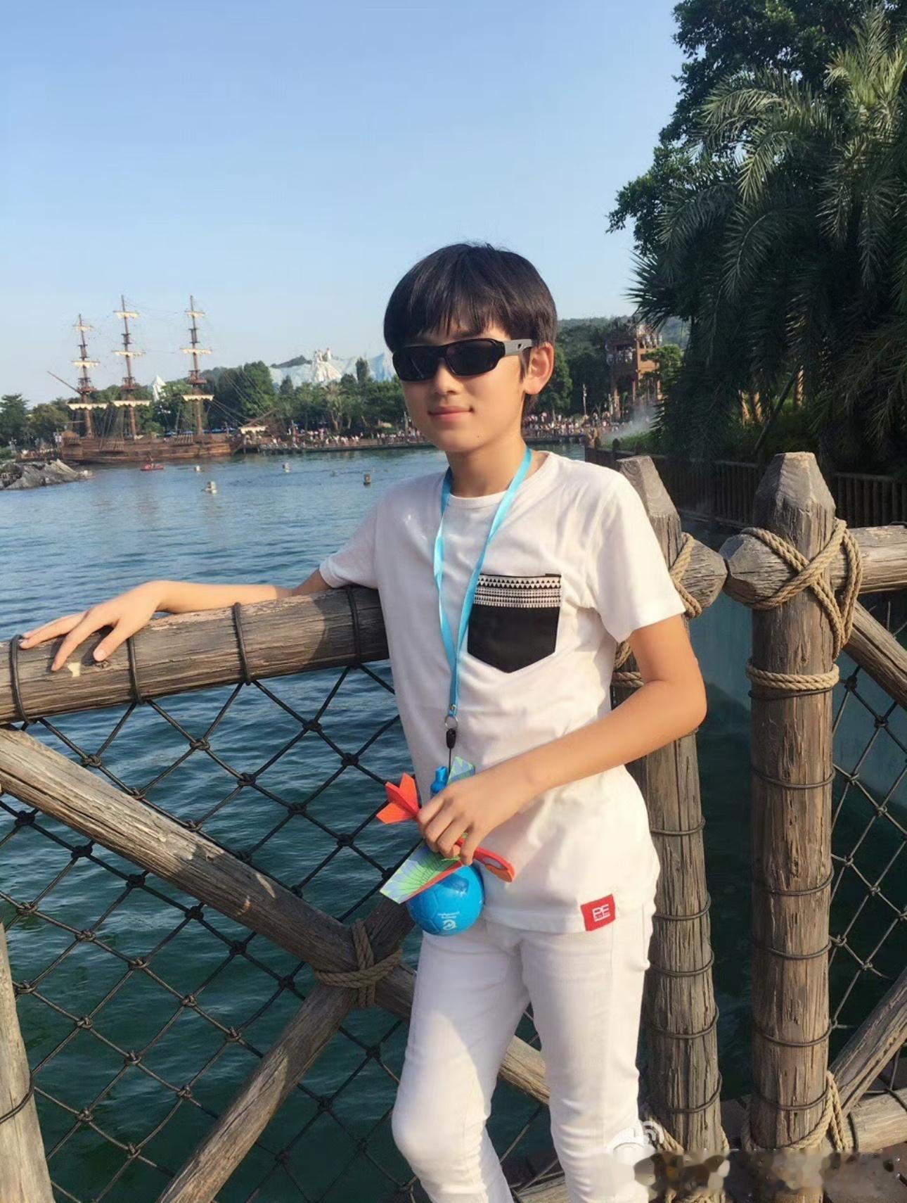 看我几分像从前 