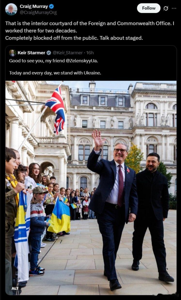 當照片不敢用全景時，你就要當心。在一張英國首相史塔莫歡迎烏克蘭總統澤連斯基的照片