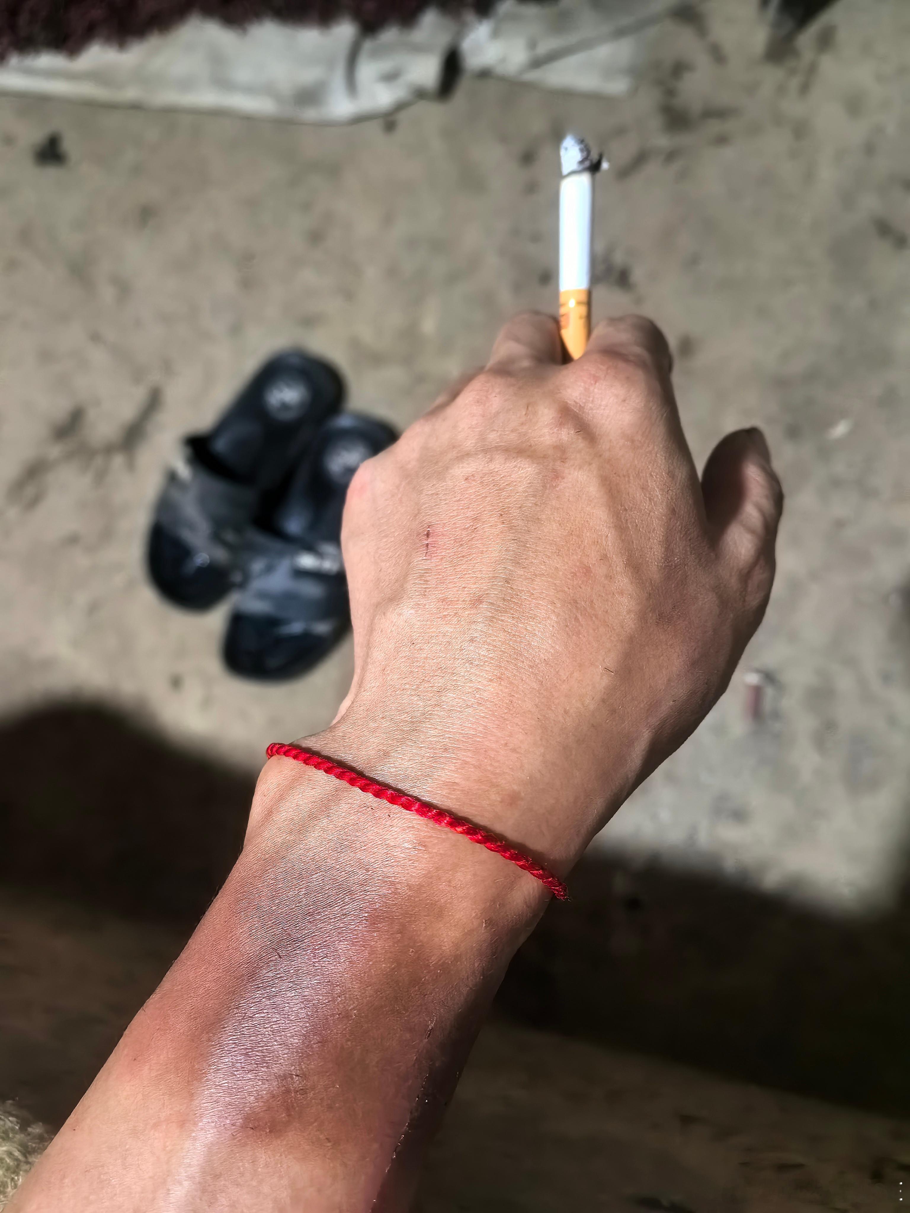 好久好久没有摘过了，我记得这都是童年的噩梦，谁曾想，这噩梦既然是最天真烂漫回不去