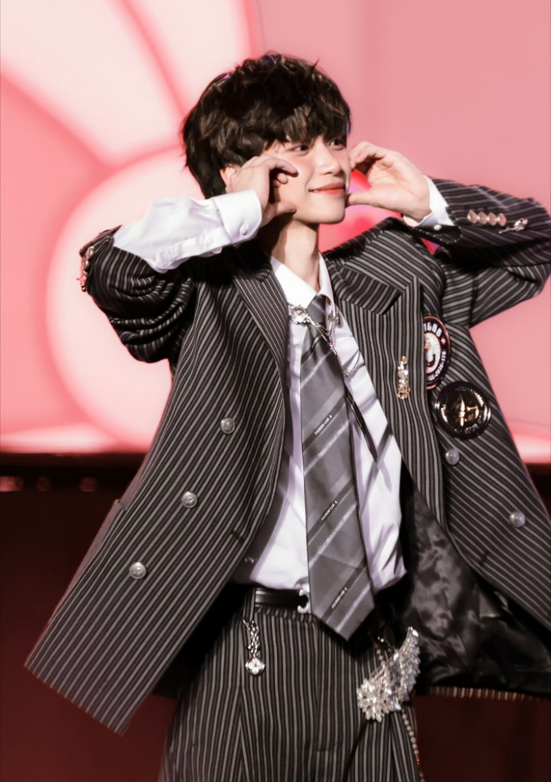 啊啊啊疯狂吸取美萌粉色能量！梓渝这套图爱的没招了