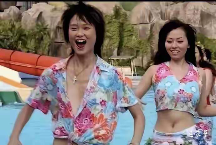 快乐的青春———李宇春、张靓颖。
这是2005年“超级女声”时期的她们。李宇春的