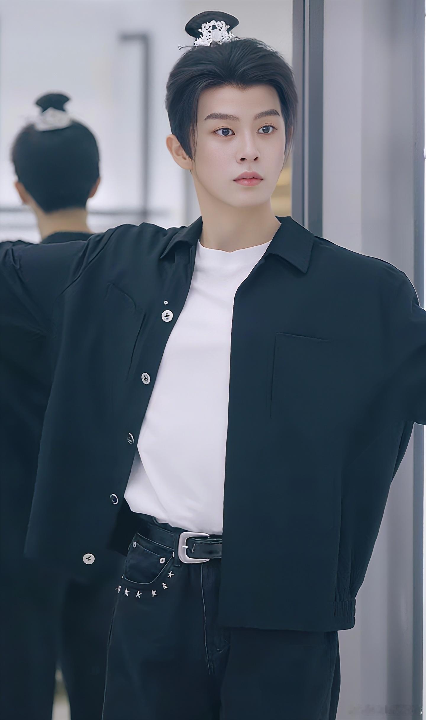 刘润铭 🍊向全世界安利刘润铭 古代穿到现代，有趣。