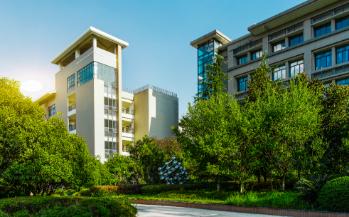 发现一个宝藏学校——内江师范学院。这所学校说出来你可能觉得平平无奇，非985非2