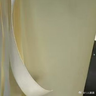 玫瑰，是花中皇后，是爱情与美的象征。每当春风拂过花园，玫瑰便以最娇艳的姿态，成为