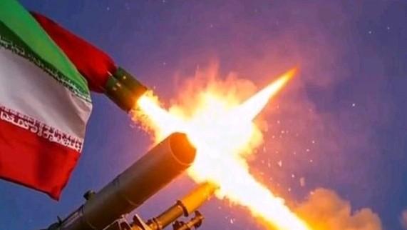 根据目前的情况来看，美伊冲突下一阶段大概率会呈现多个走向。首先，主流趋势边打边谈