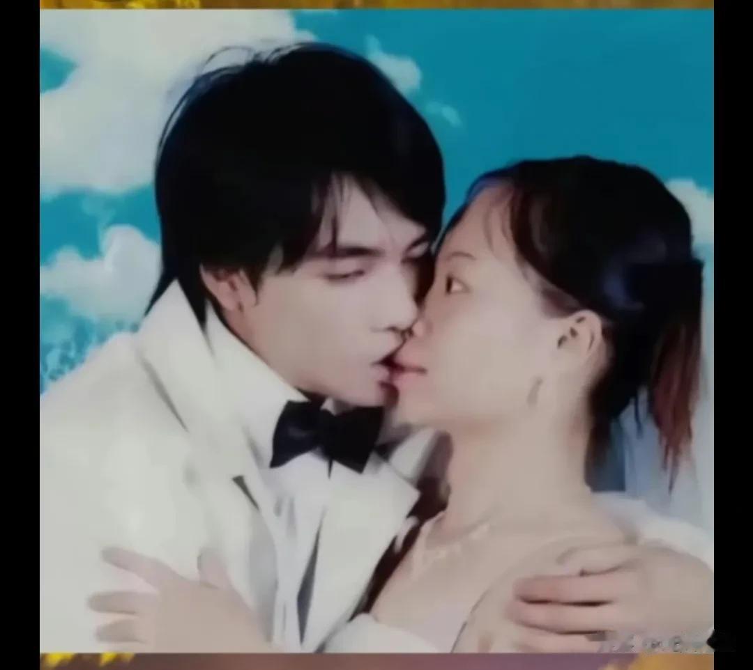 最土婚纱照
敢不敢把你的发出来，笑死我
第五张：新娘怎么在窝屎💩呢？[捂脸][
