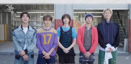 你们穿的这是啥？