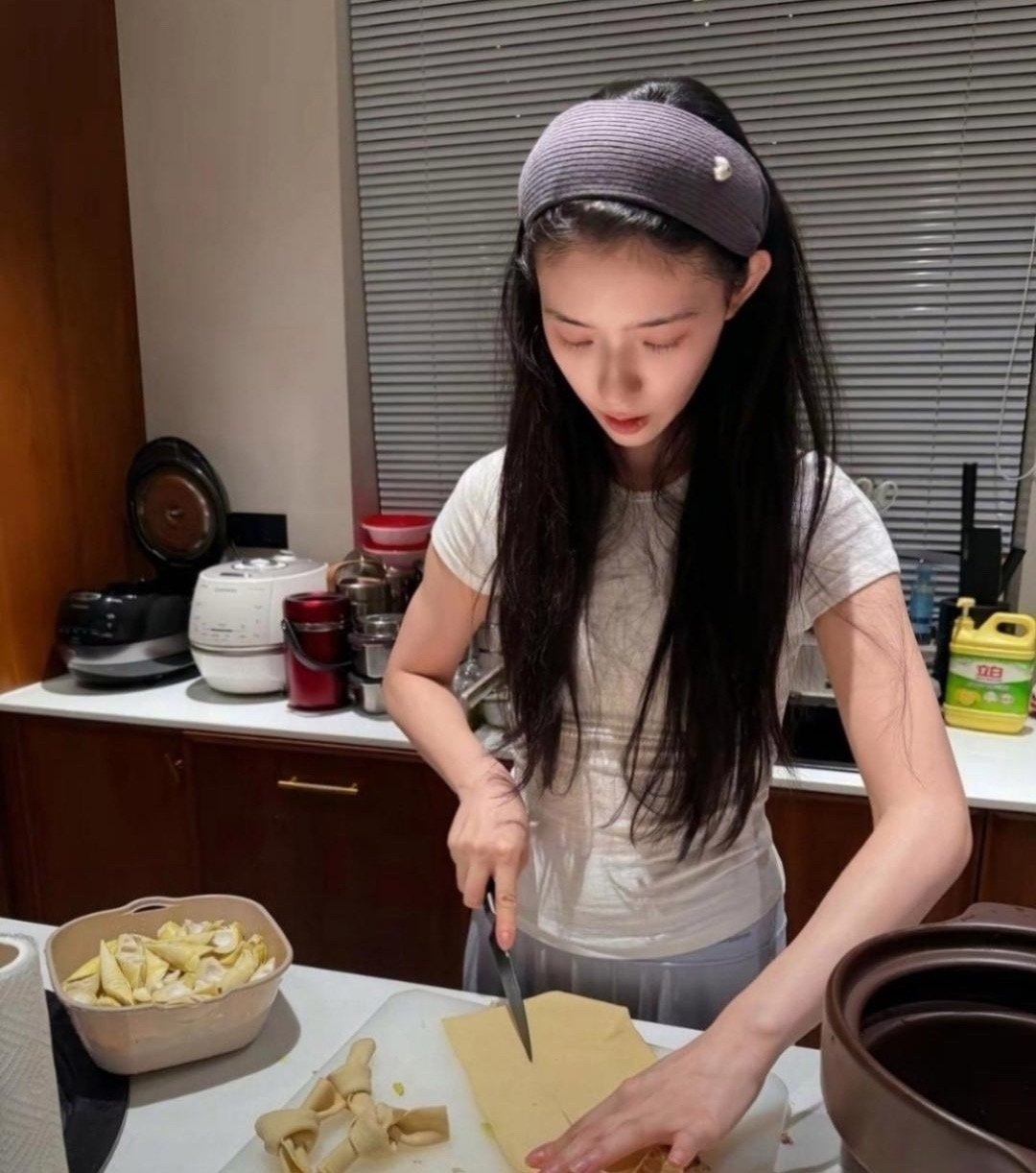 林允晒自己做的美食，好有食欲 ​​​