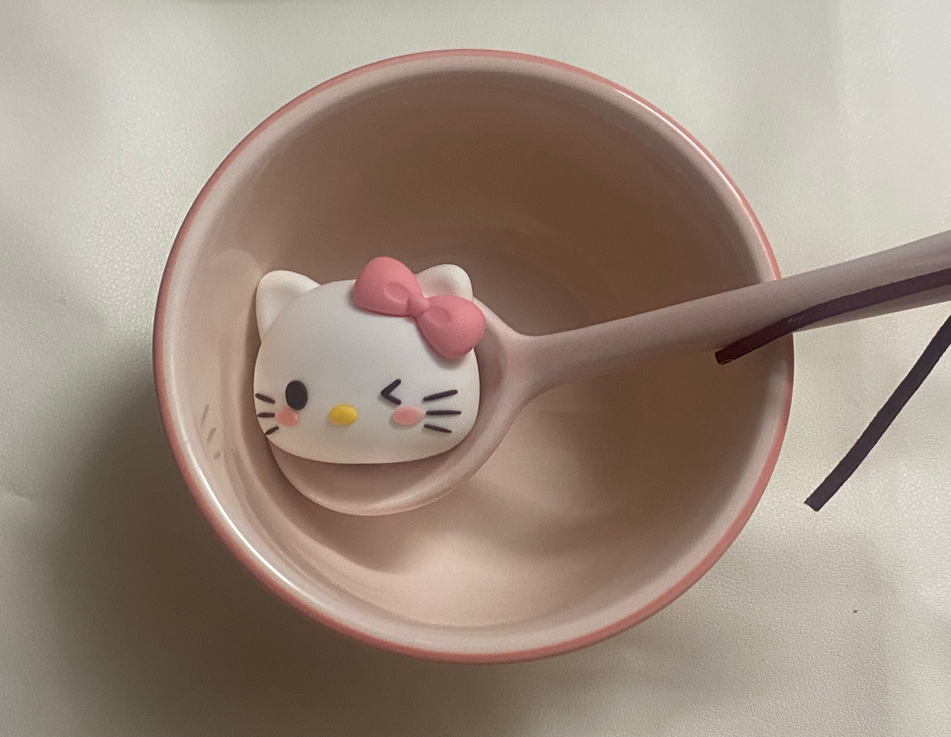 行 吃完蛋糕剩个碗和勺 