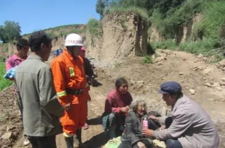 甘肃陇西发生5.6级地震，6人轻伤
 
9月27日凌晨5时49分，甘肃定西市陇西