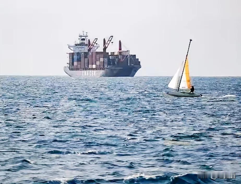 2025年12月13日，美国官员自爆猛料：美军特种部队在印度洋强行登了一艘东方大