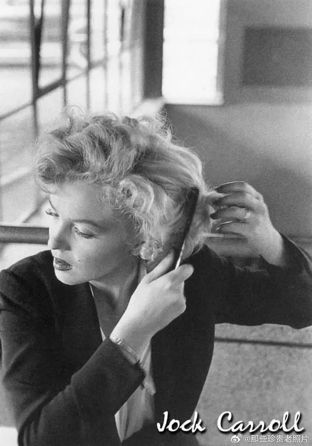 1952年，玛丽莲·梦露为电影《飞瀑怒潮》拍摄幕后花絮 