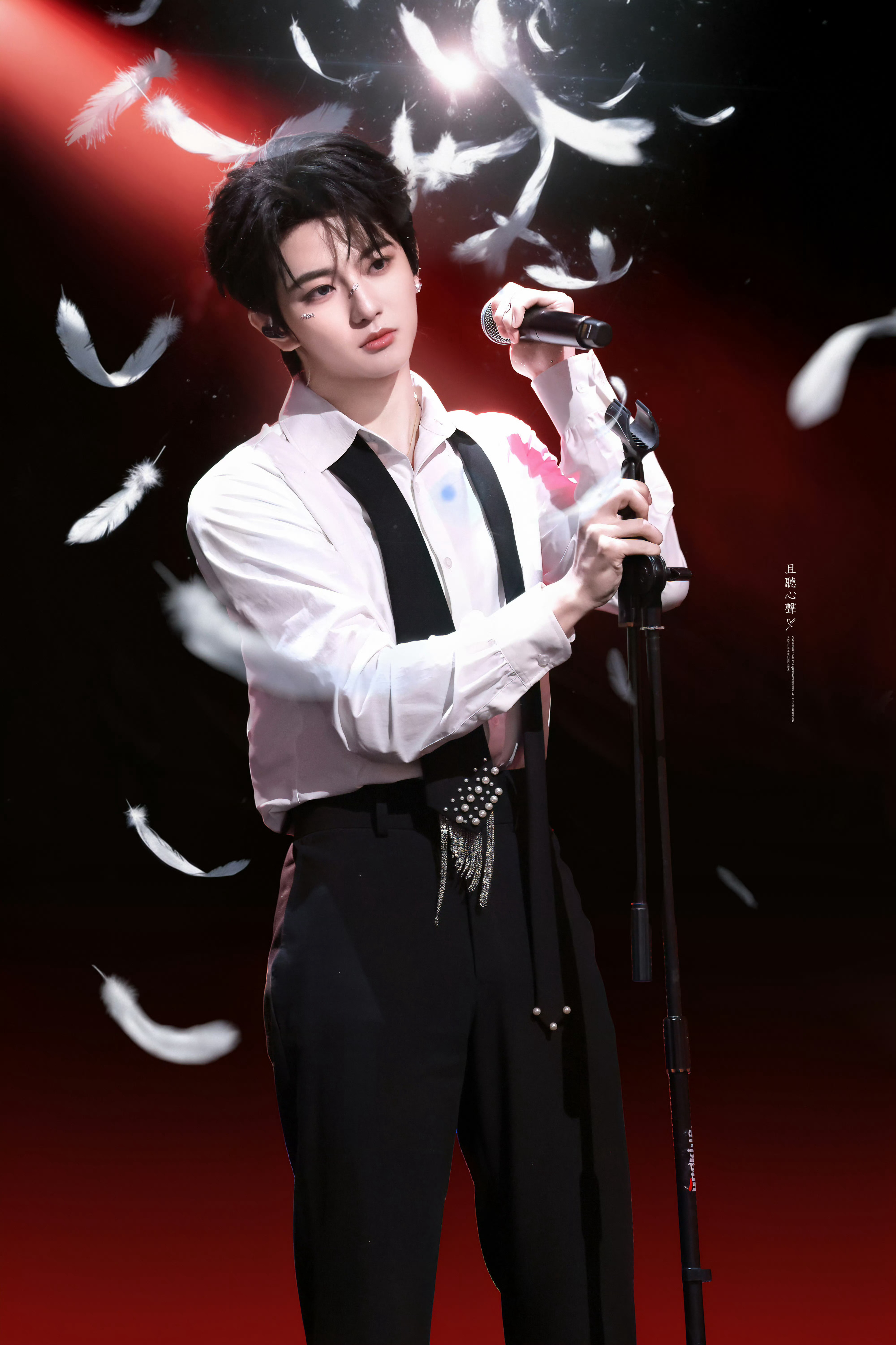 穆祉丞不该为私生畸形热爱买单穆祉丞在机场遭私生围堵严重扰乱公共秩序💧严厉抵制一