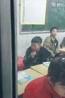 有一种惊慌，叫做抬头看见班主任…… 