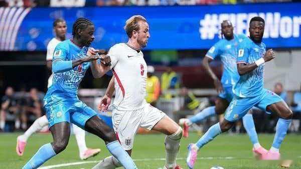 英格兰比利时双双逆转大v观赛团 在2026年美加墨世界杯1/16决赛中，英格兰和