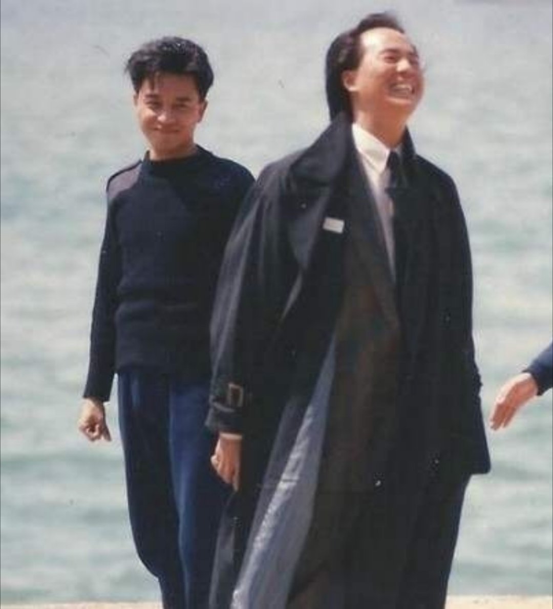 张国荣 狄龙“哥哥在我心中就像月亮一样千江有水千江月江有千万，水有万千哥哥就是月