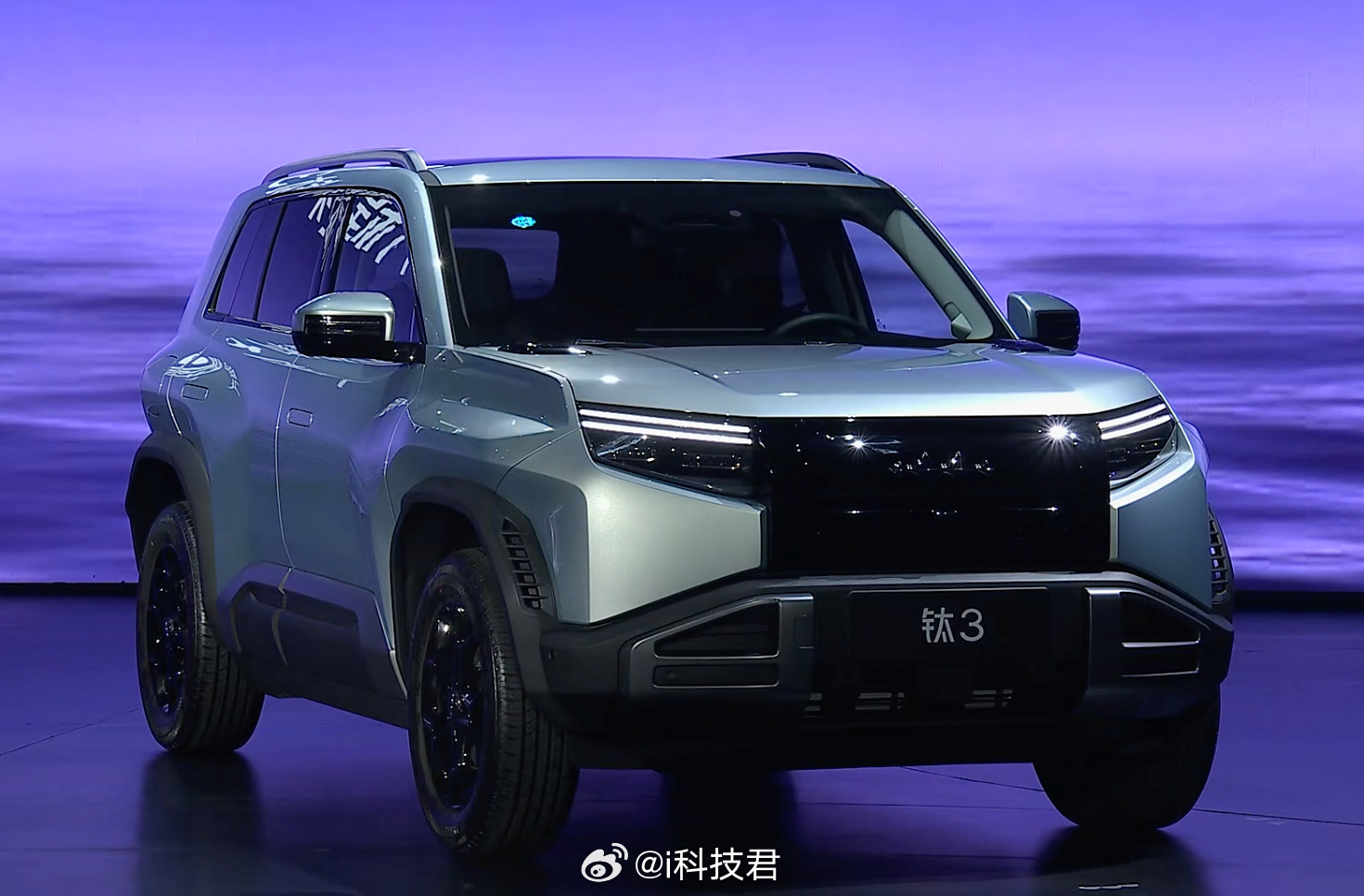 A级纯电精品SUV，方程豹钛3闪充版价格：620km后驱： 15.38 万元56