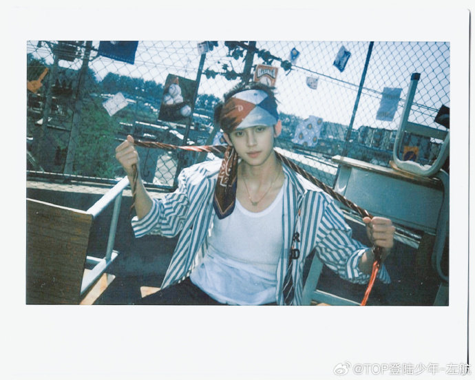 左航二十岁拍立得左航三个世界拍立得 如此的美啊啊啊 