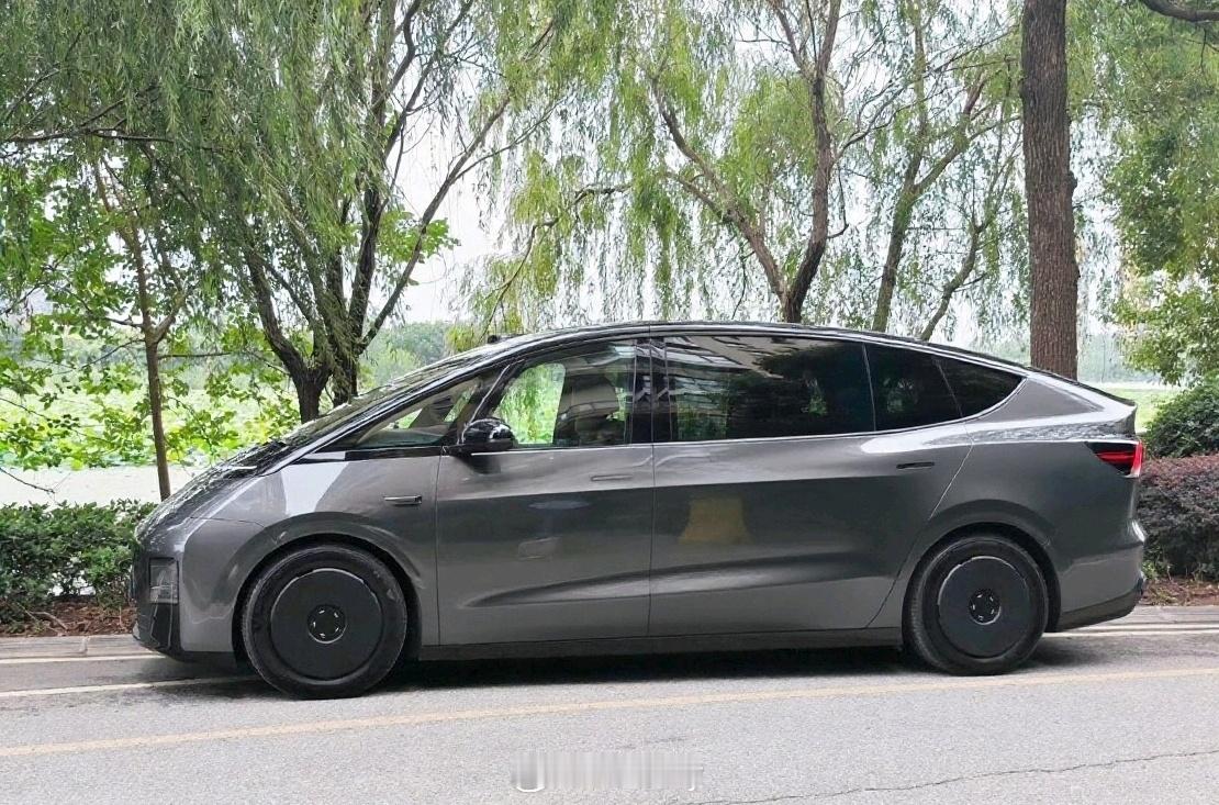 假如理想也出个邪恶大鼠标的车，你觉得怎么样？[求饶][求饶][求饶]新能源汽车理