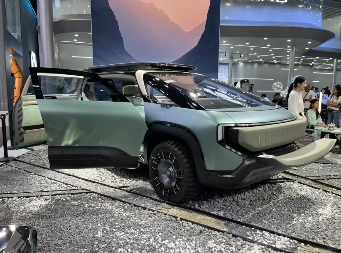 很有创意的设计，车尾能伸长