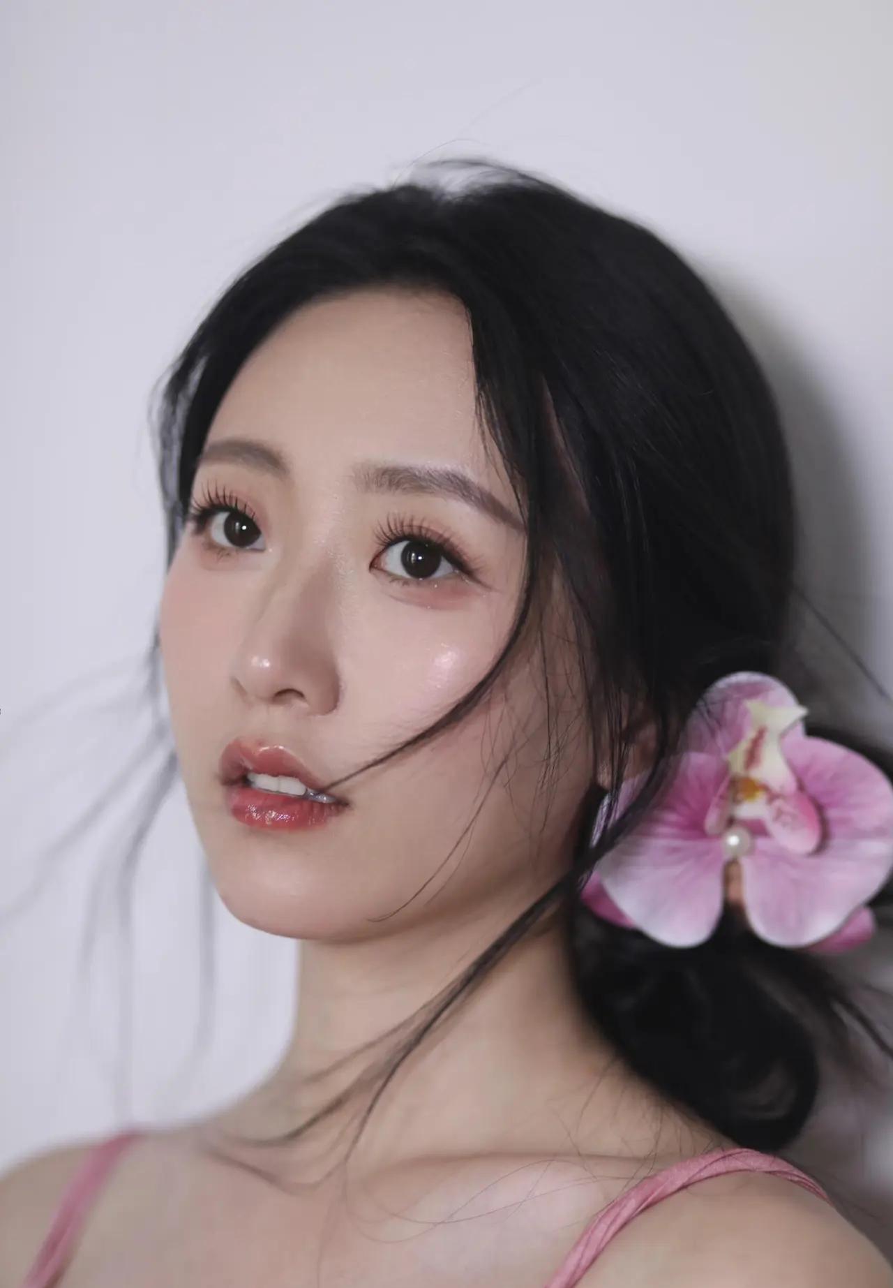 什么年龄段的女人最有女人味?
30来岁的中年美妇最有魅力，最吸引人，有一种成熟稳