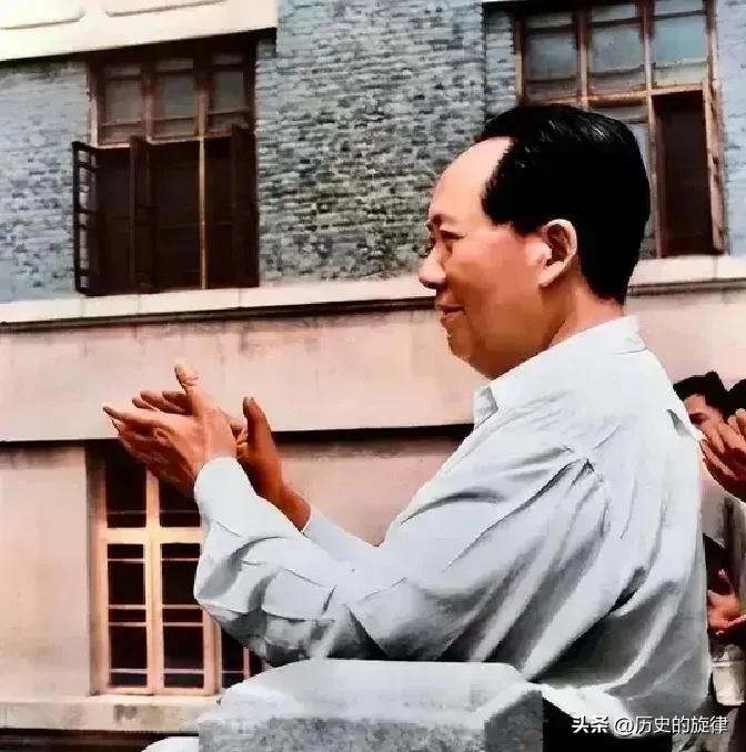1949年当选主席差一票满票，众人惶恐，毛主席一句话彰显大国胸襟
 
1949年
