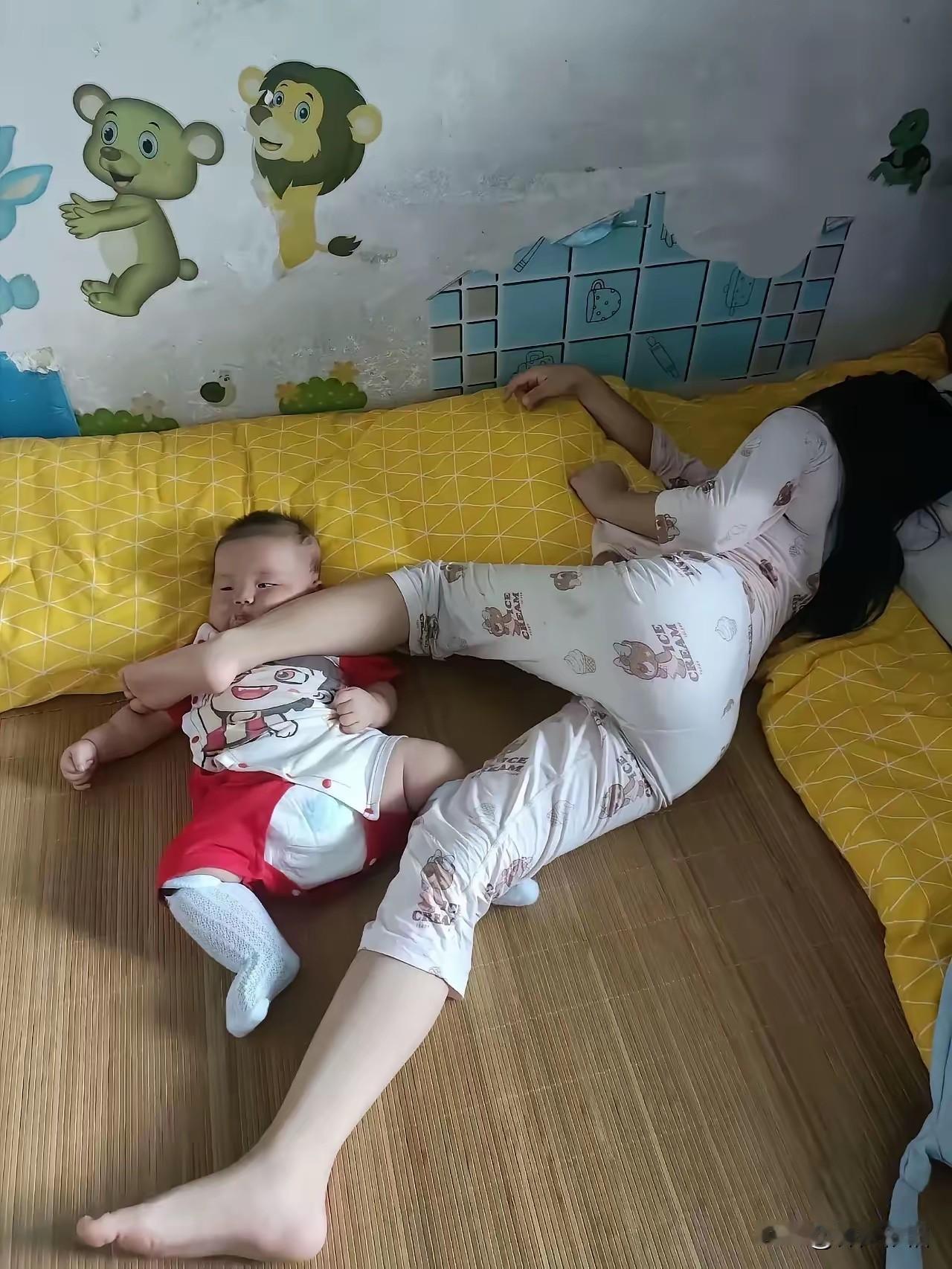 小时候，家里饲养了一头新母猪，下了十多条猪宝宝，就被它活活压死了两条。
作为人母