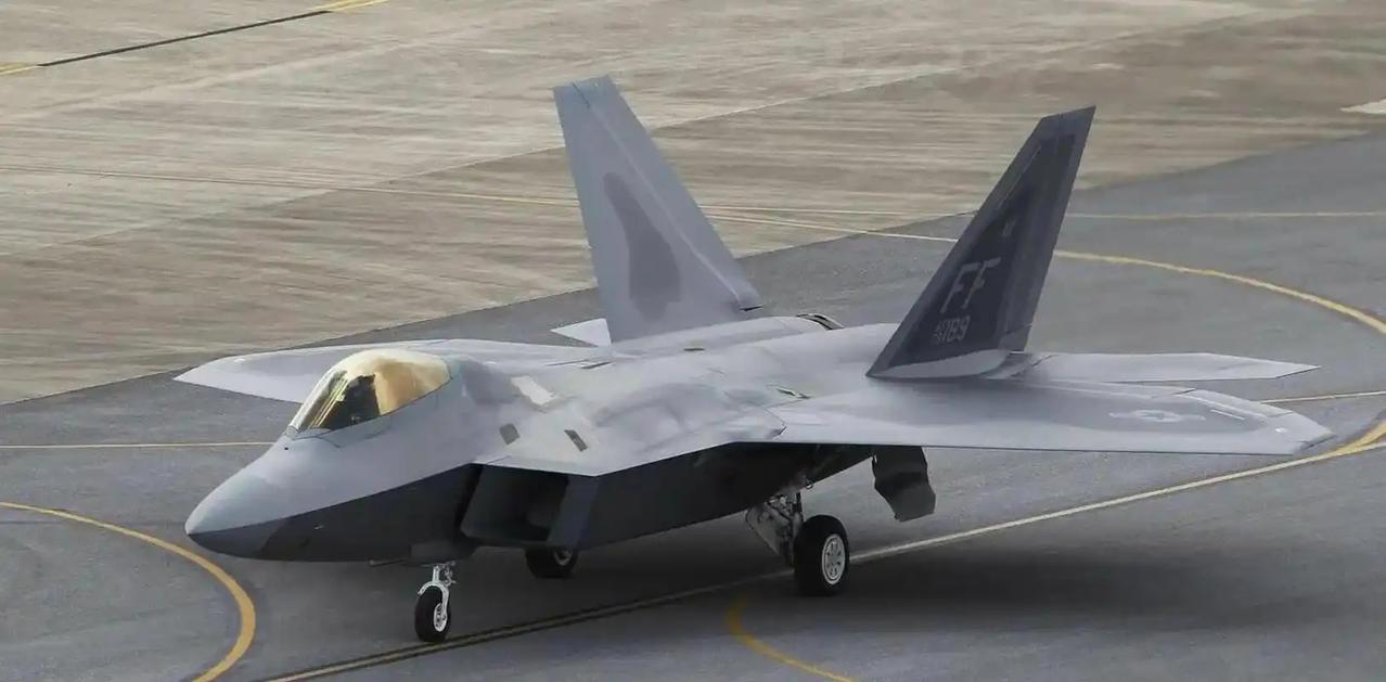 美国为什么要关闭 F-22 生产线？
 
这么说吧，主要是需求不同了，F-22作