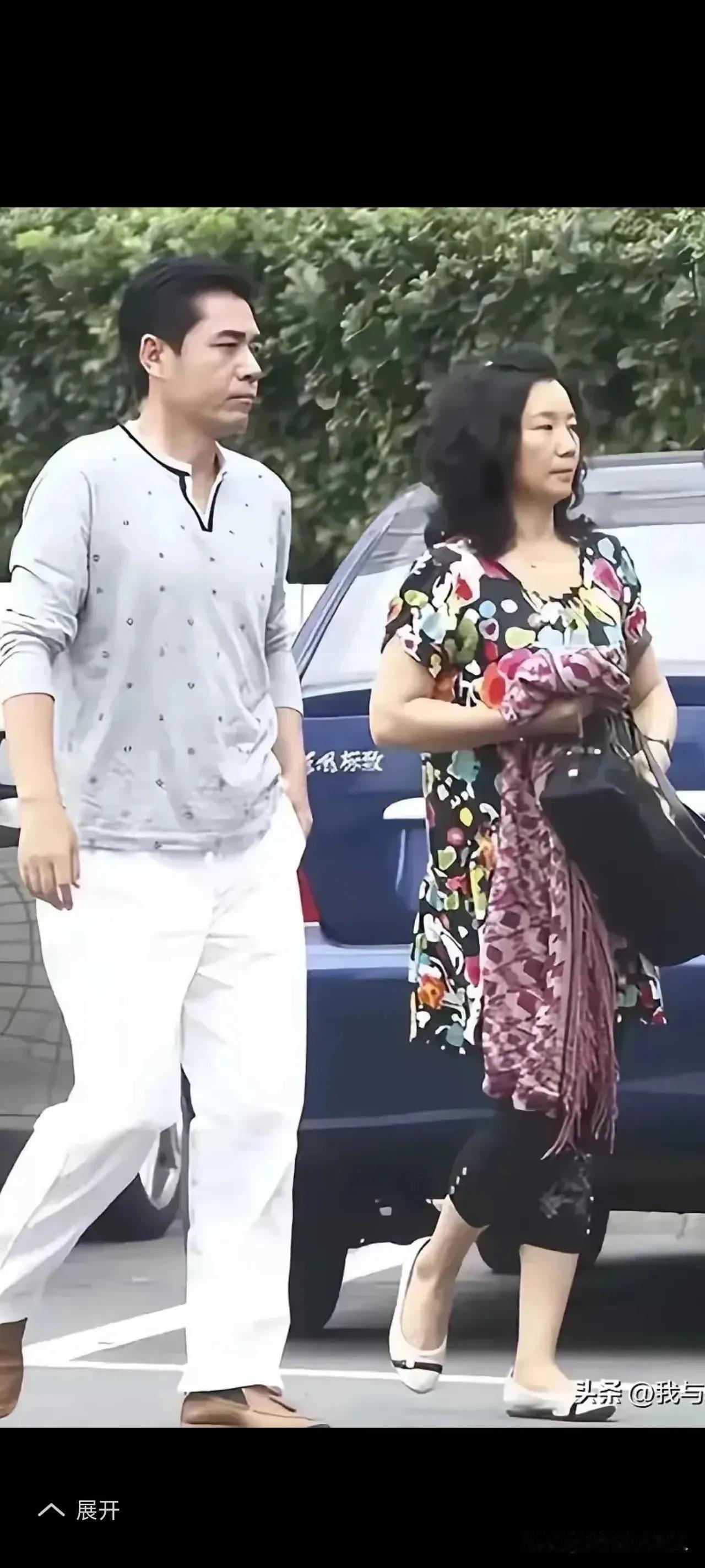 陈宝国著名演员，旁边女士是谁