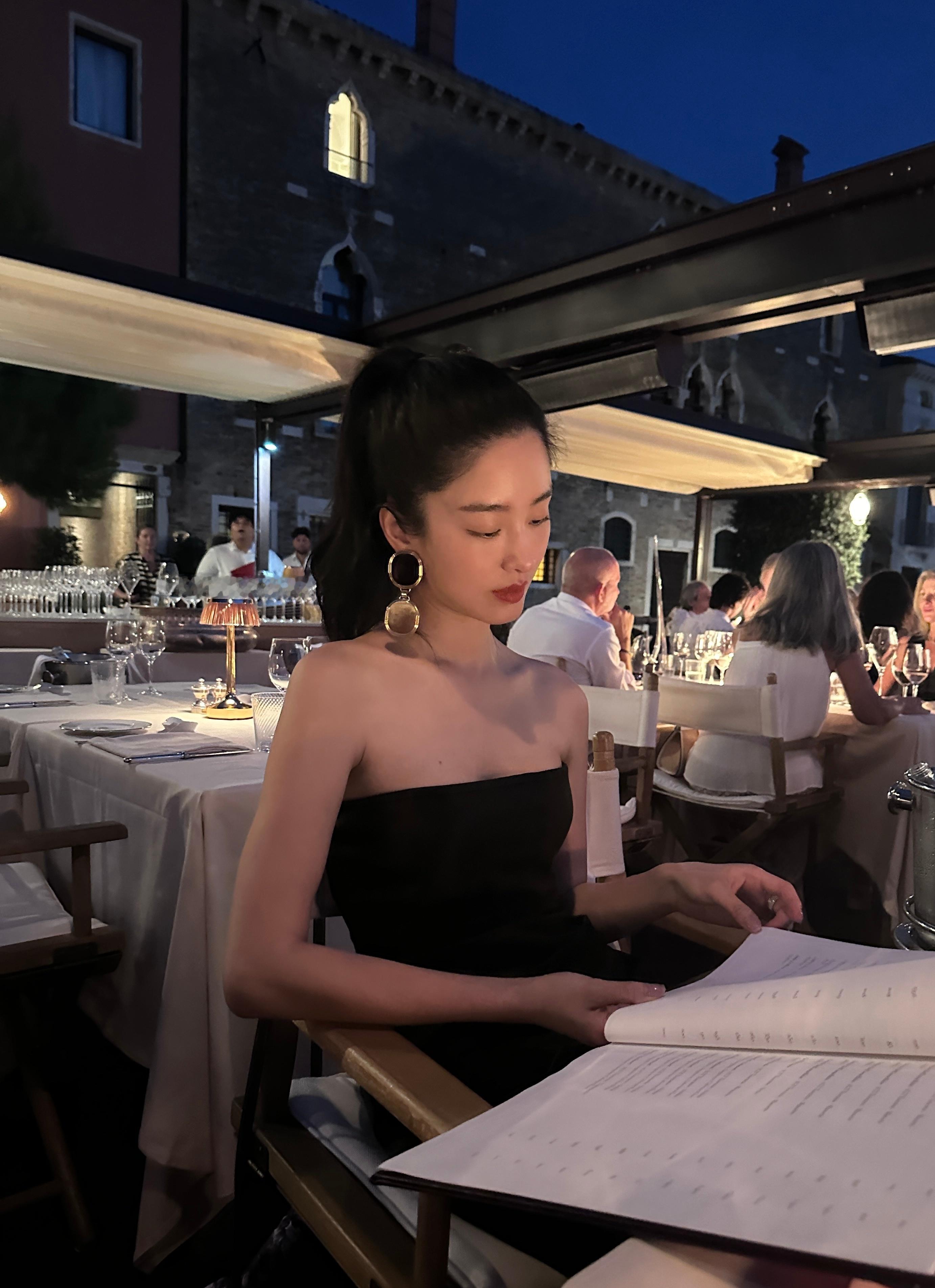 杨采钰🖤～全新造型美拍[哇] ​​​